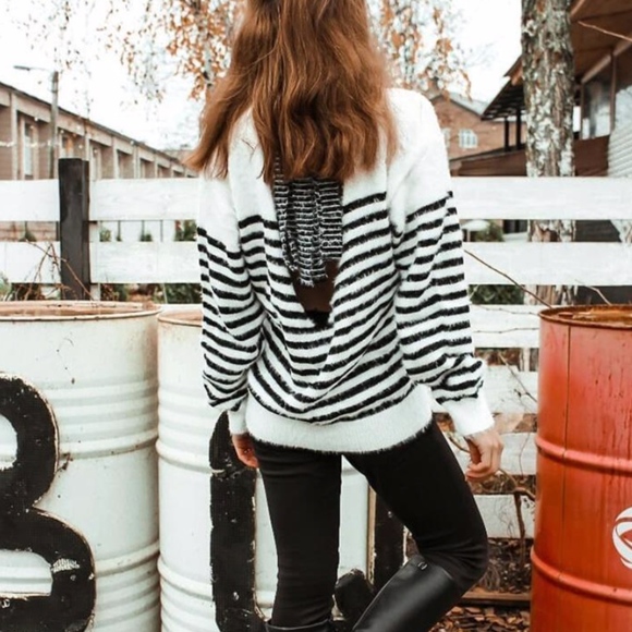 Stripes Open back Tie fuzzy ivory fall Sweater - Picture 2 of 8